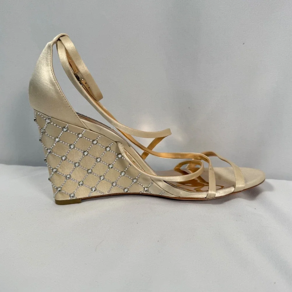 Badgley Mischka Bridal Wedge Sandals Ivory Satin‎ Rinestones Strappy Womens 11